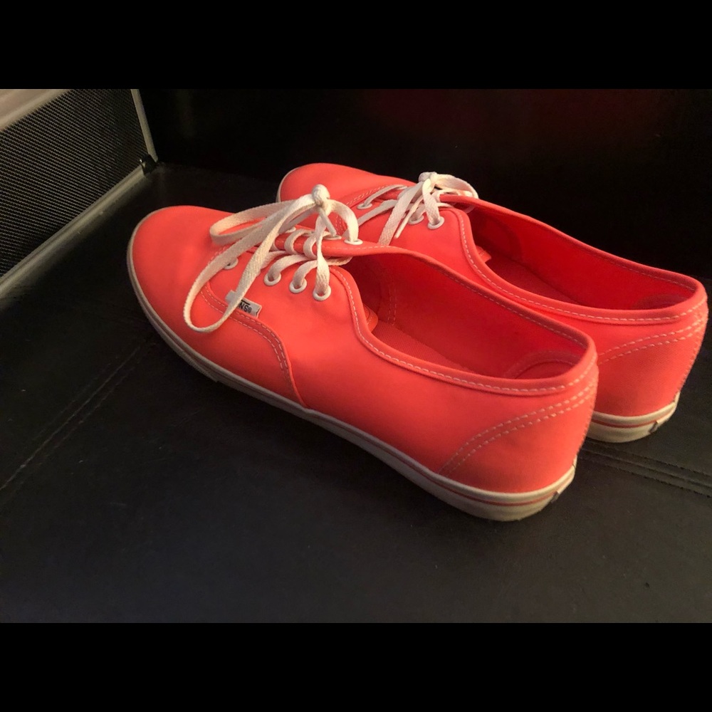Vans - Picture 3 of 3